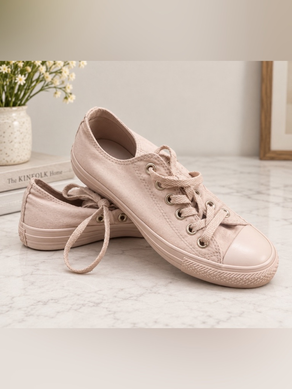 Women’s Low-Top Converse in Blush Pink with Gold Eyelets and Logo sz7